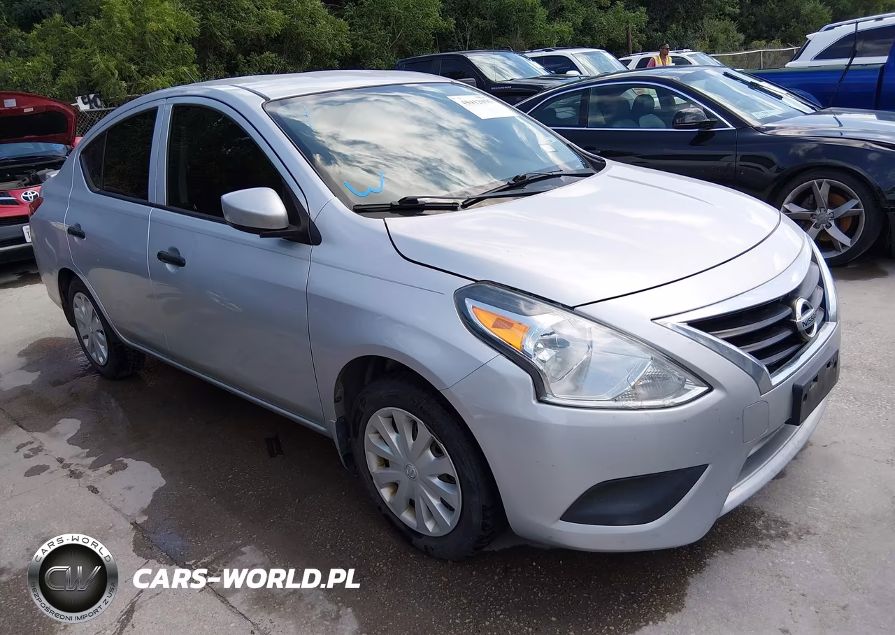 2017 Nissan Versa 1.6 S+