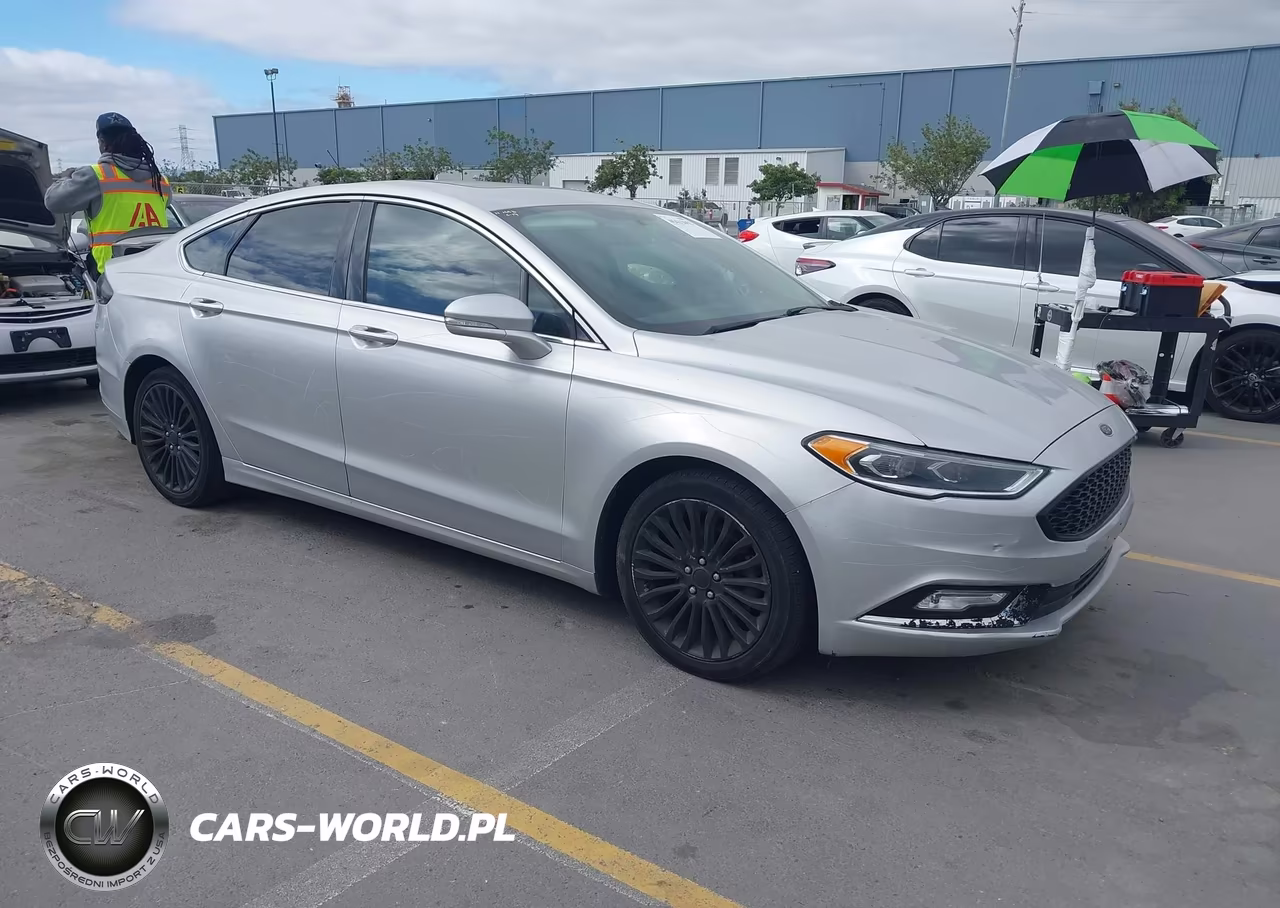 2018 Ford Fusion Hybrid Titanium – zdjęcie 1 z 17