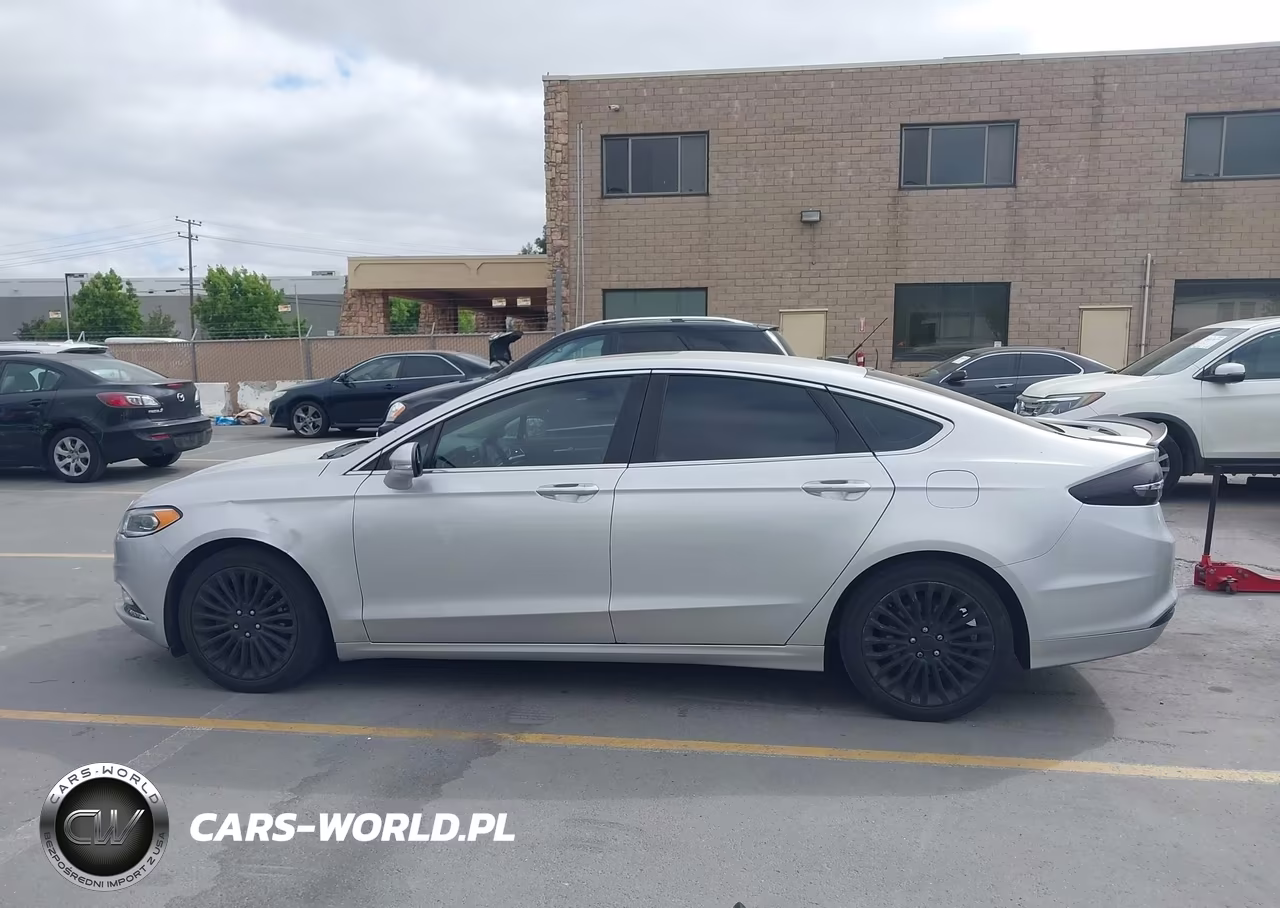 2018 Ford Fusion Hybrid Titanium VIN:3FA6P0RUXJR219616 - 14