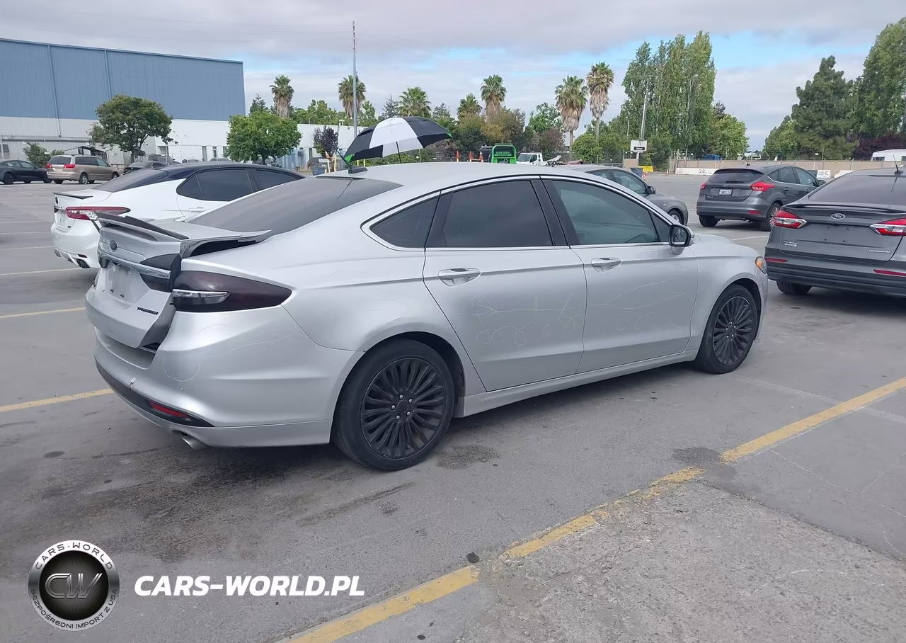2018 Ford Fusion Hybrid Titanium VIN:3FA6P0RUXJR219616 - 4