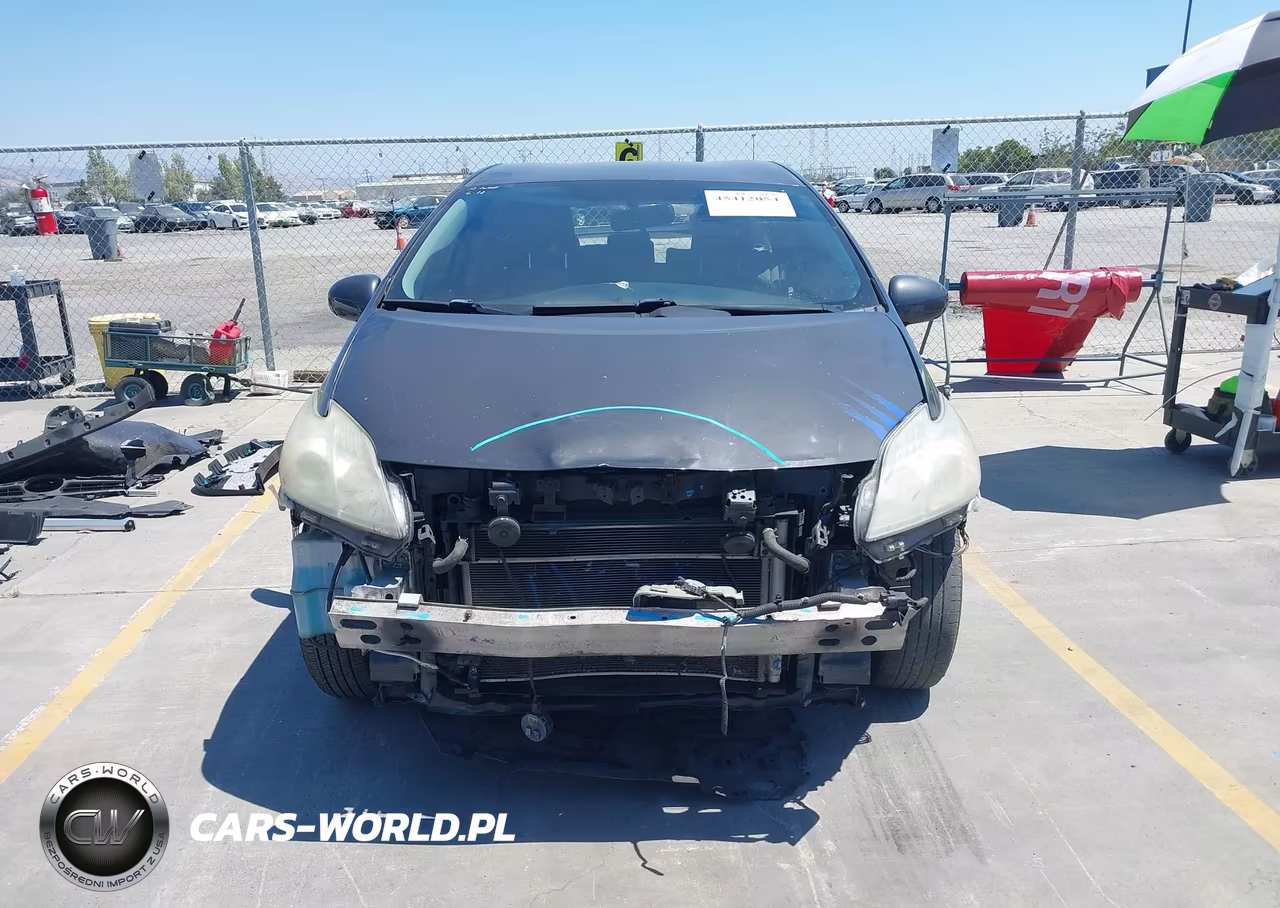 2015 Toyota Prius Two VIN:JTDKN3DU6F0420024 - 16