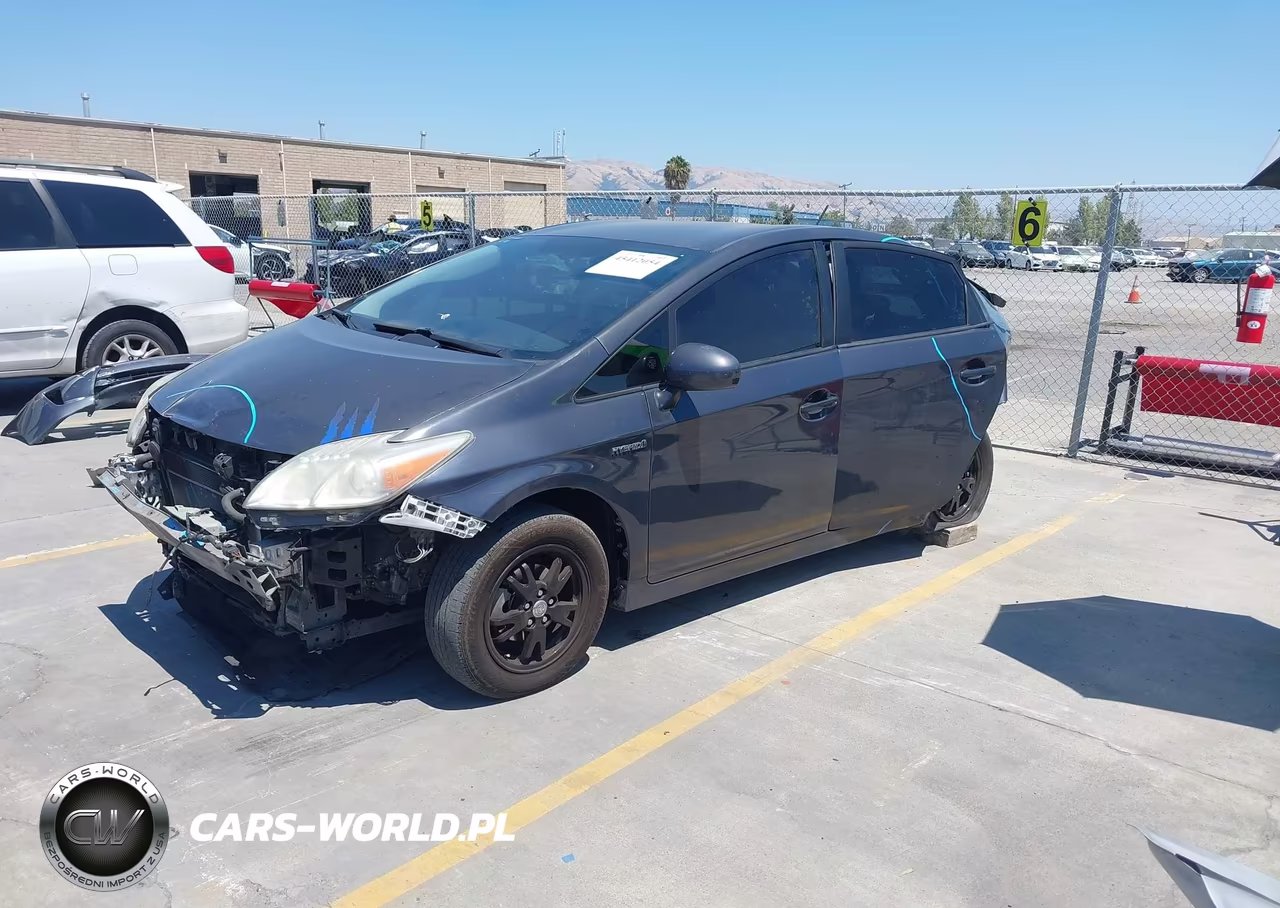 2015 Toyota Prius Two VIN:JTDKN3DU6F0420024 - 2