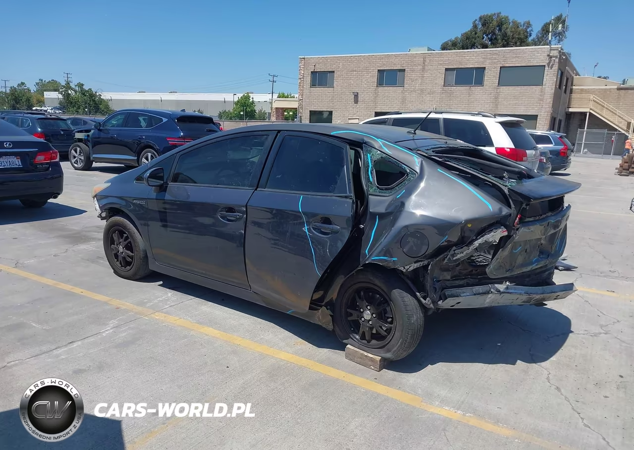 2015 Toyota Prius Two VIN:JTDKN3DU6F0420024 - 3