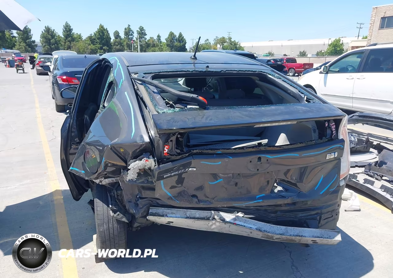 2015 Toyota Prius Two VIN:JTDKN3DU6F0420024 - 6