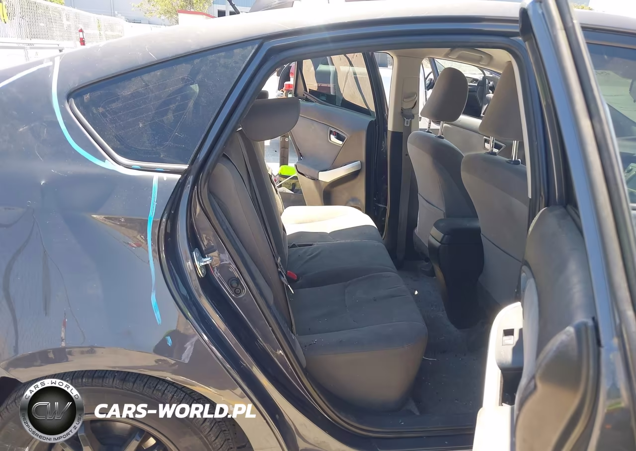 2015 Toyota Prius Two VIN:JTDKN3DU6F0420024 - 8