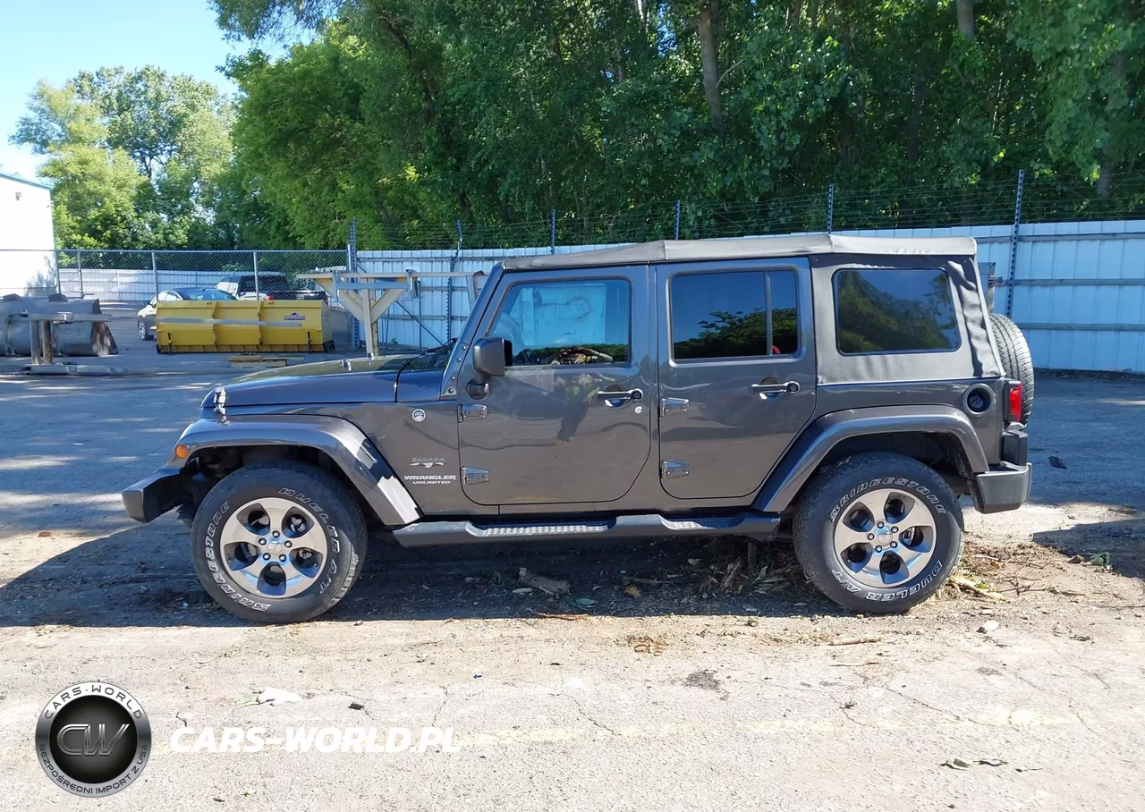 2017 Jeep Wrangler Unlimited Sahara VIN:1C4BJWEG6HL616309 - 14