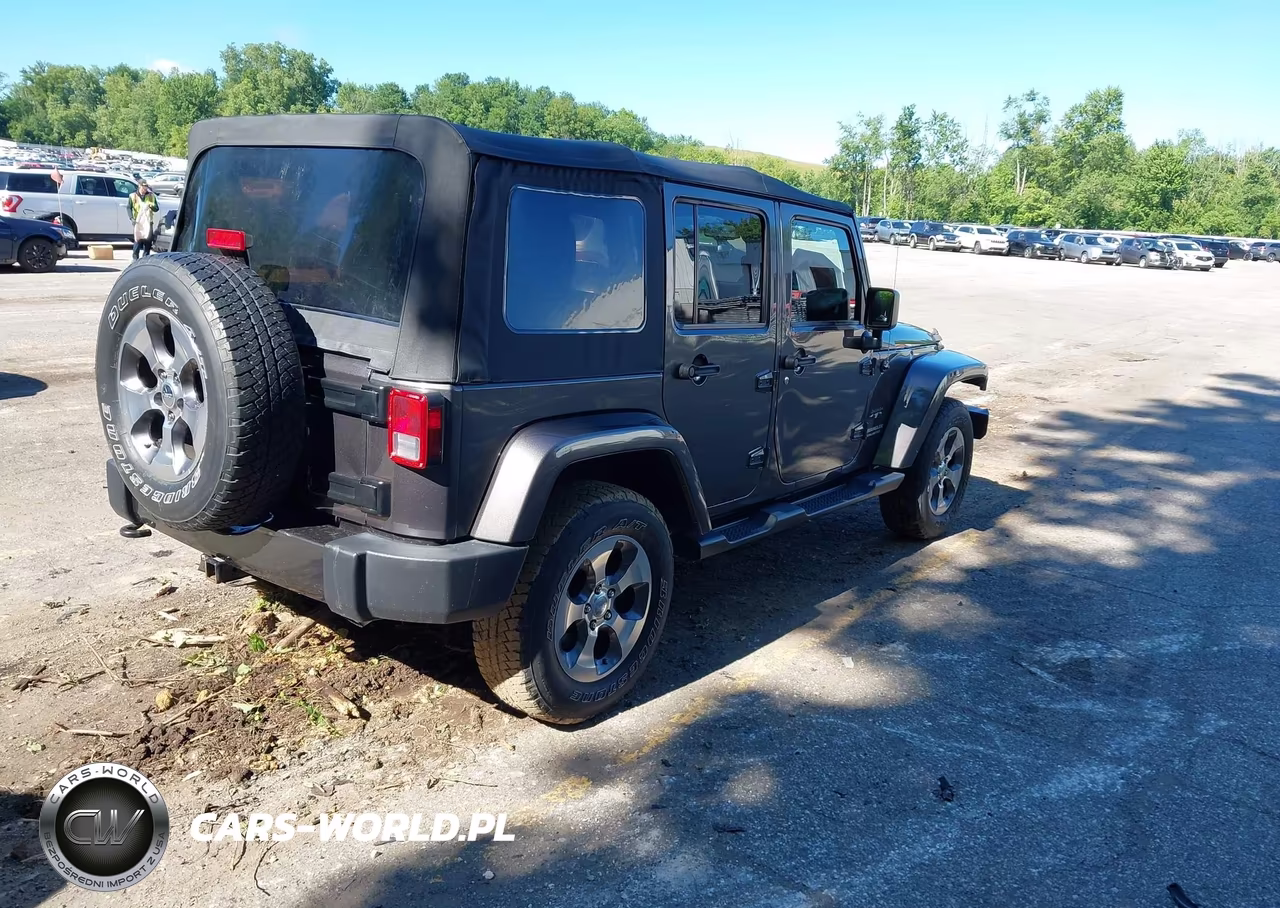 2017 Jeep Wrangler Unlimited Sahara VIN:1C4BJWEG6HL616309 - 4