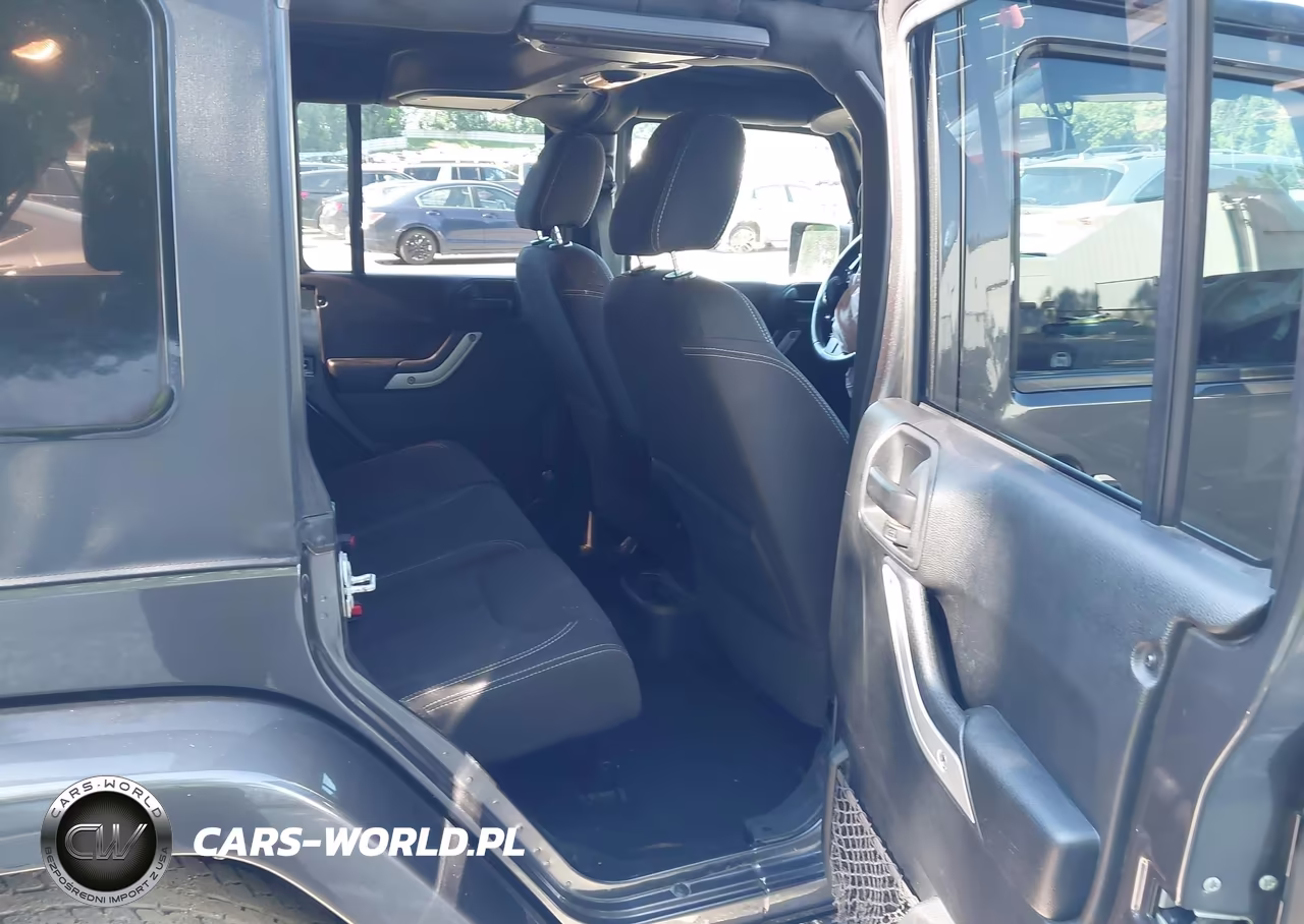 2017 Jeep Wrangler Unlimited Sahara VIN:1C4BJWEG6HL616309 - 8