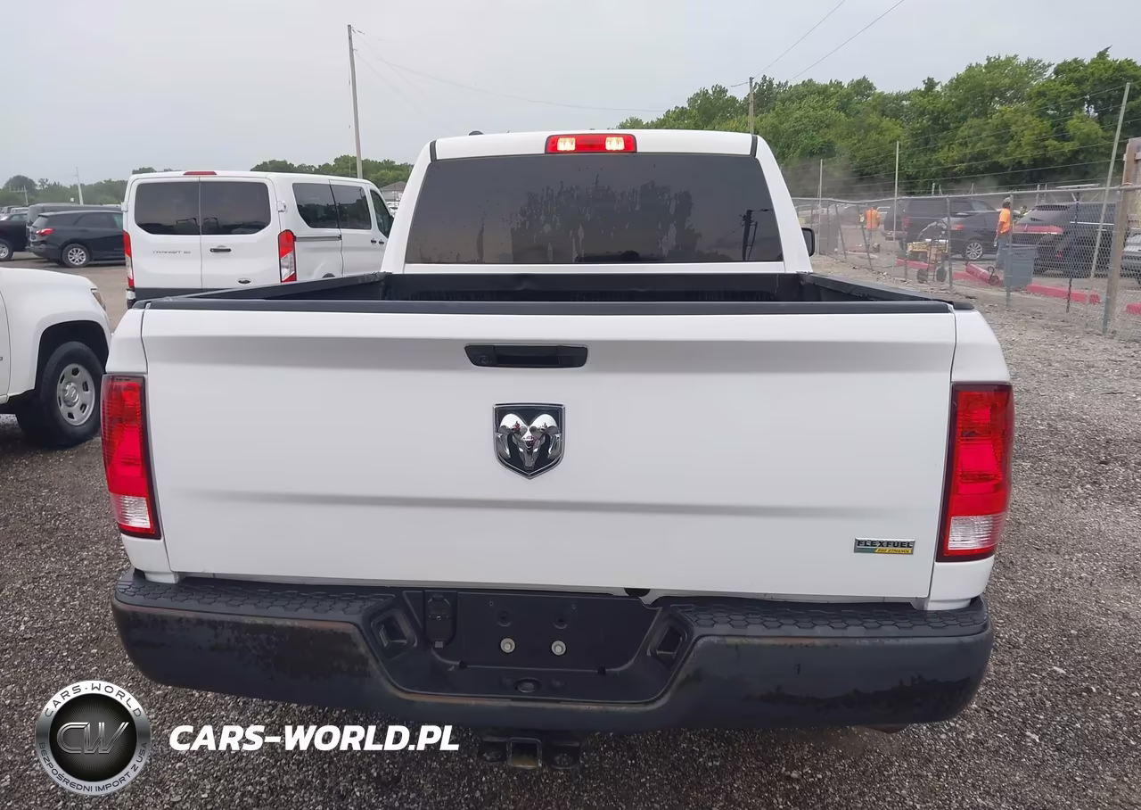 2019 Ram 1500 Classic Tradesman 4X2 6'4 Box VIN:1C6RR6FG6KS647795 - 16