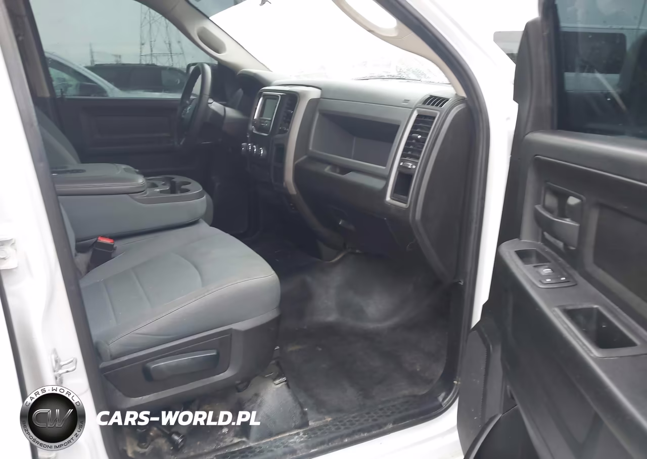 2019 Ram 1500 Classic Tradesman 4X2 6'4 Box VIN:1C6RR6FG6KS647795 - 5