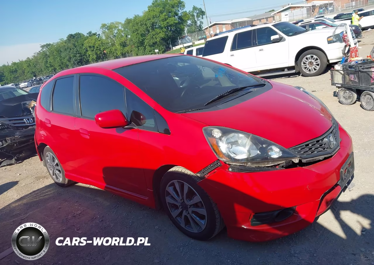 2013 Honda Fit Sport VIN:JHMGE8H53DC021491 - 13