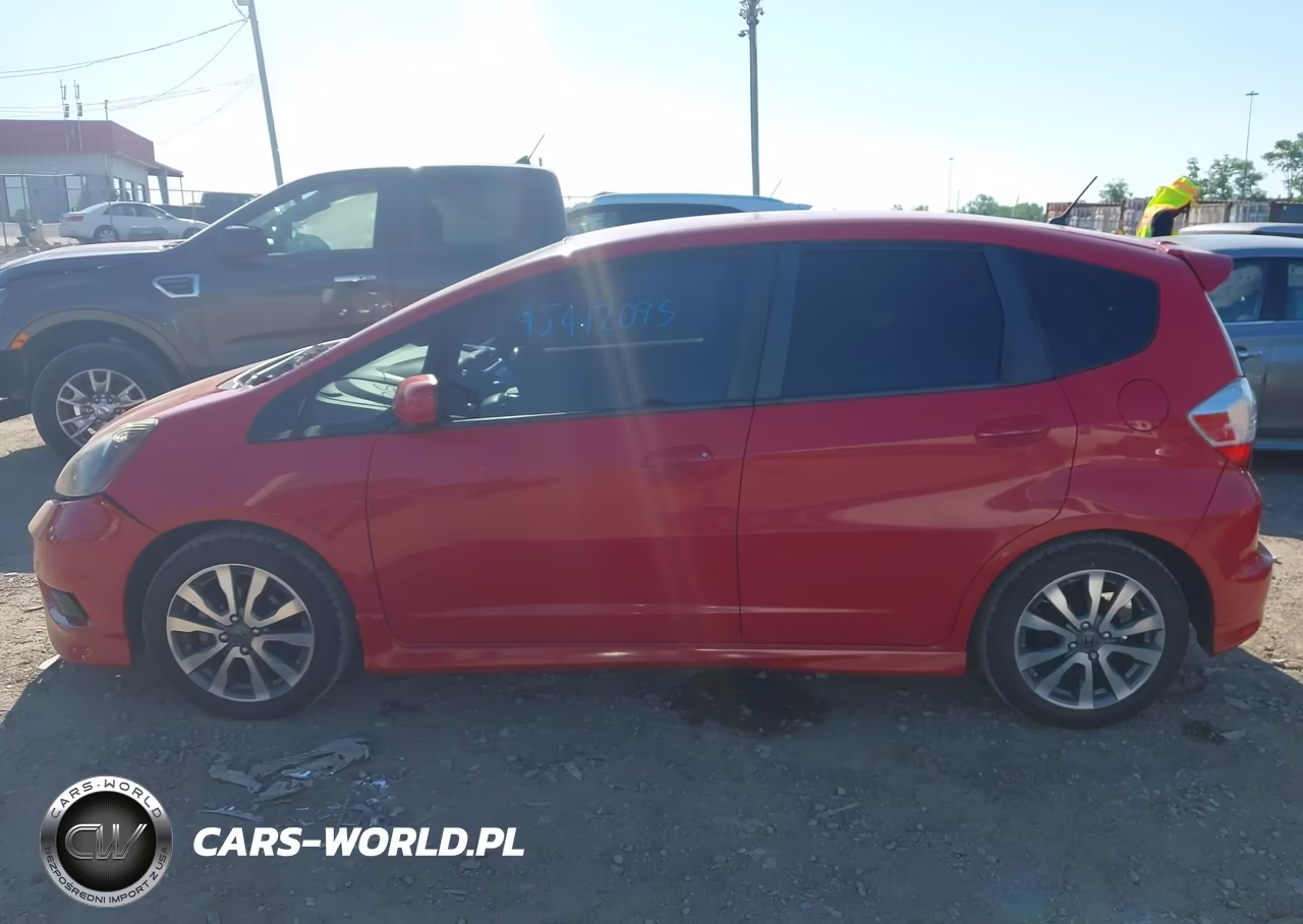 2013 Honda Fit Sport VIN:JHMGE8H53DC021491 - 14