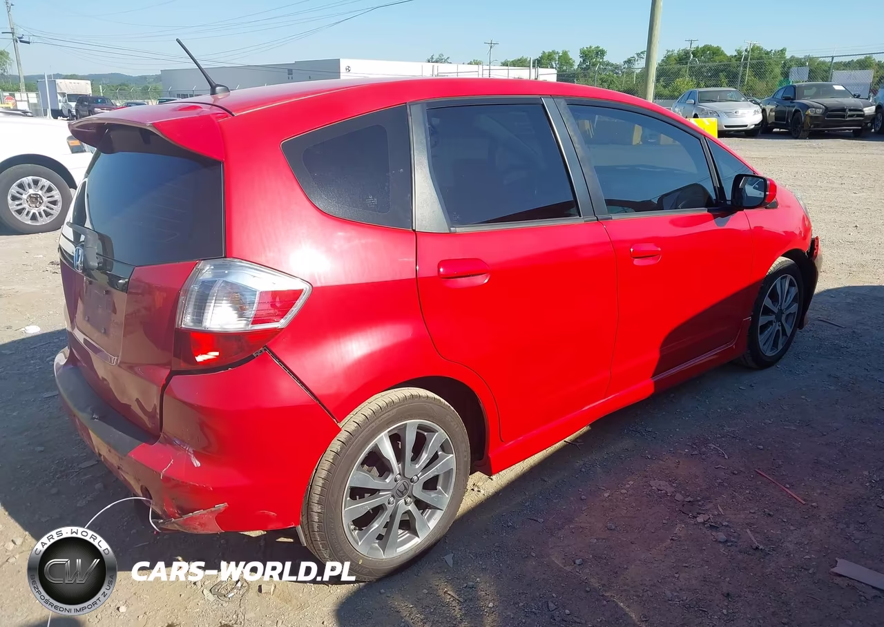 2013 Honda Fit Sport VIN:JHMGE8H53DC021491 - 4