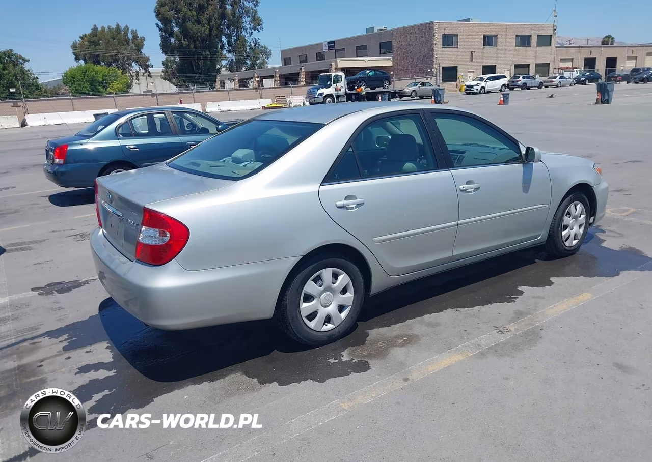 2003 Toyota Camry Le VIN:4T1BE32K83U252050 - 4