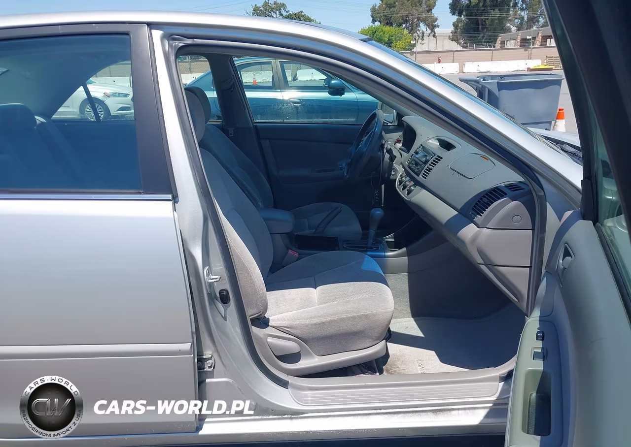 2003 Toyota Camry Le VIN:4T1BE32K83U252050 - 5