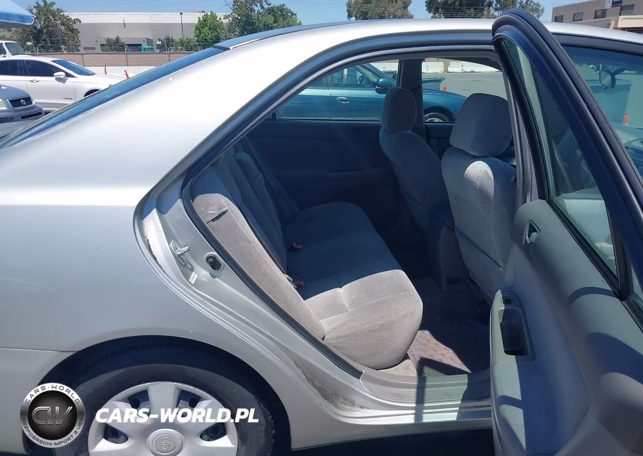2003 Toyota Camry Le VIN:4T1BE32K83U252050 - 8