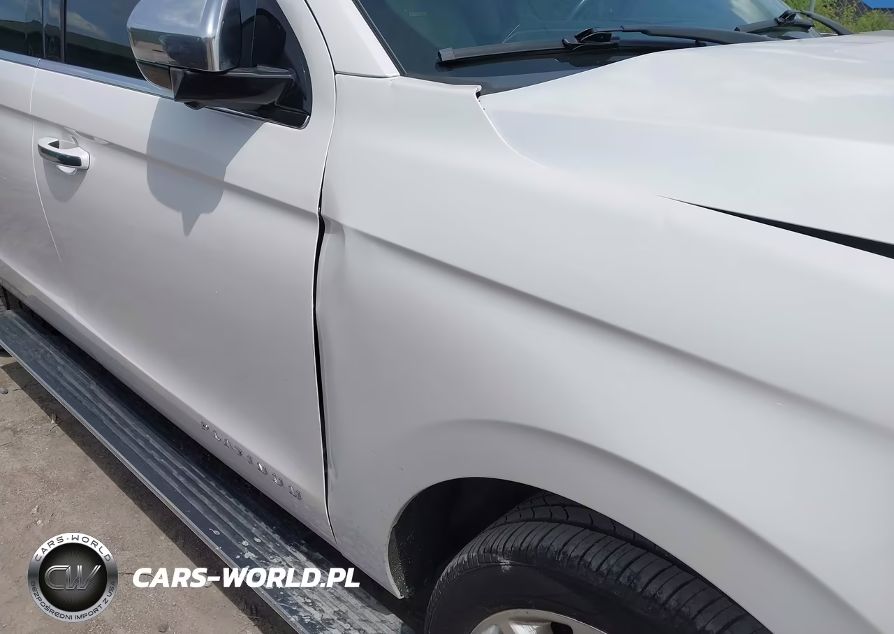 2019 Ford Expedition Max Platinum VIN:1FMJK1MT2KEA15058 - 18