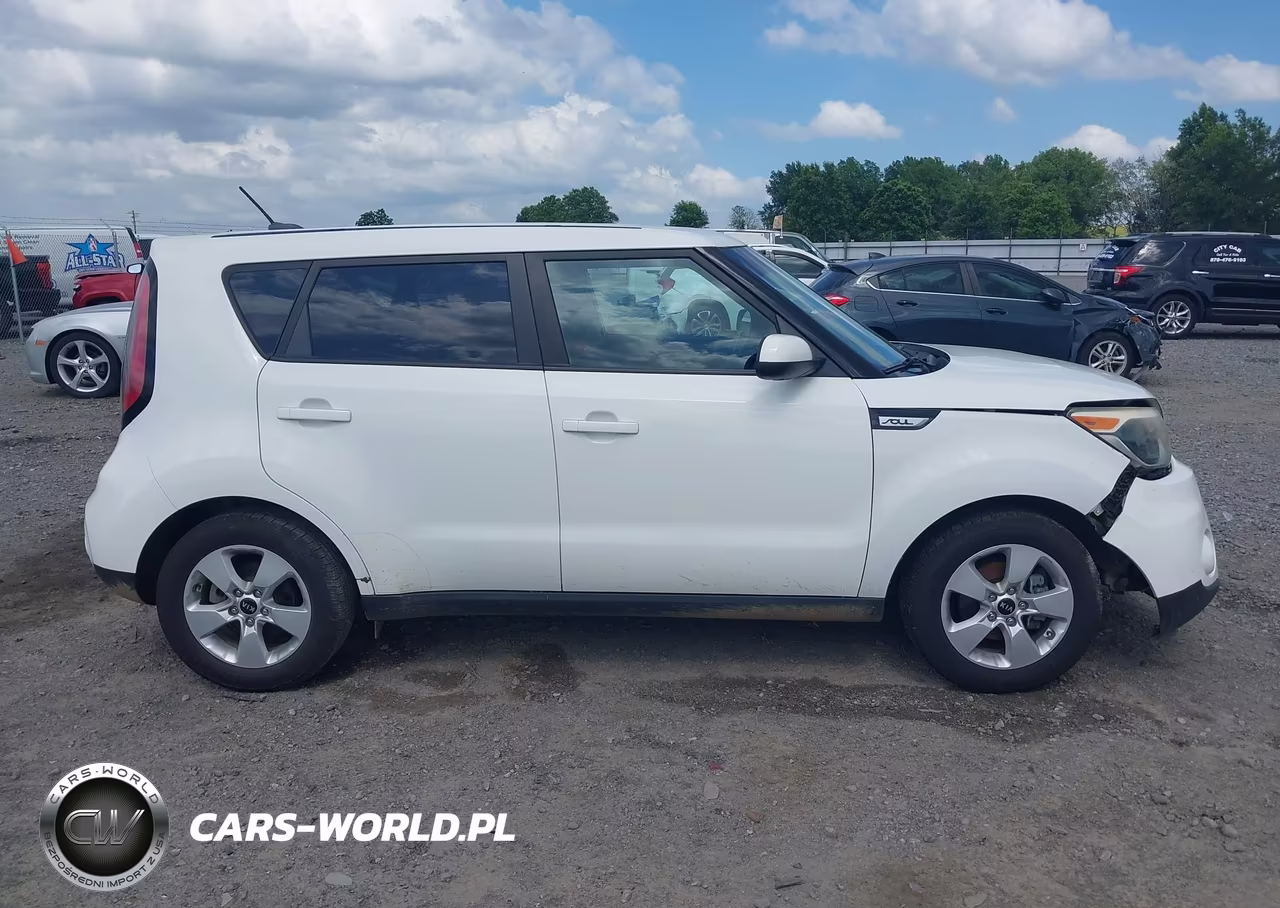2018 Kia Soul + VIN:KNDJP3A58J7888646 - 14