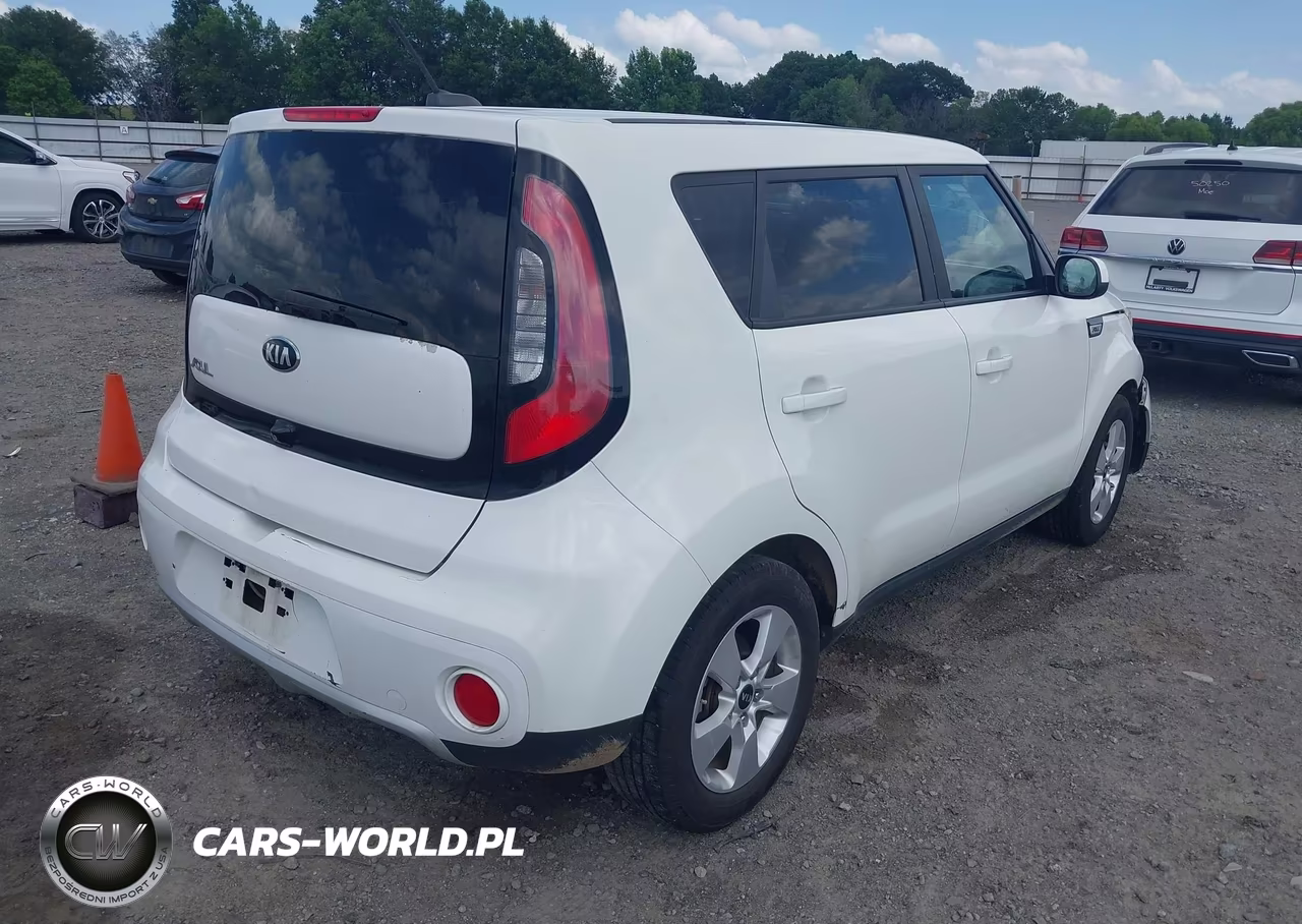 2018 Kia Soul + VIN:KNDJP3A58J7888646 - 4