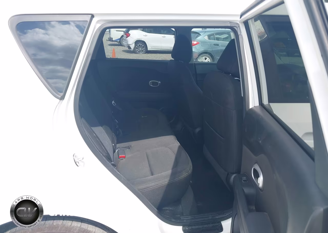 2018 Kia Soul + VIN:KNDJP3A58J7888646 - 8