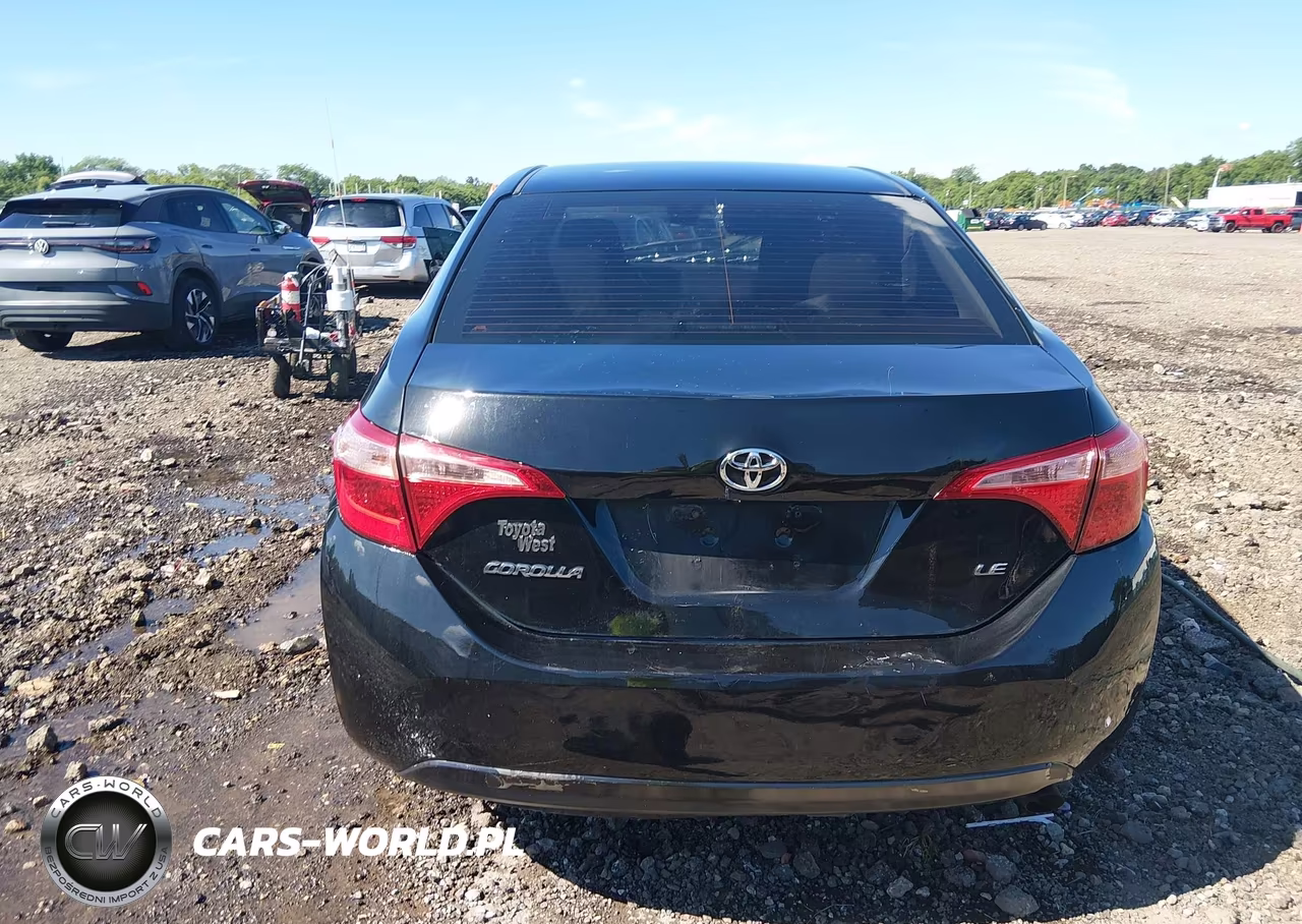 2018 Toyota Corolla Le VIN:2T1BURHE5JC110793 - 16