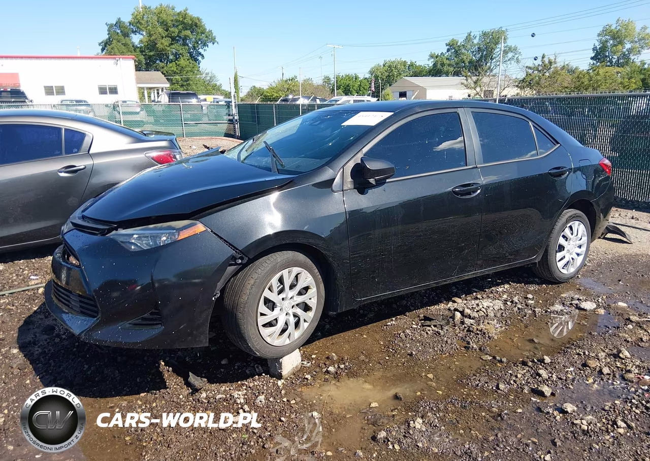 2018 Toyota Corolla Le VIN:2T1BURHE5JC110793 - 2