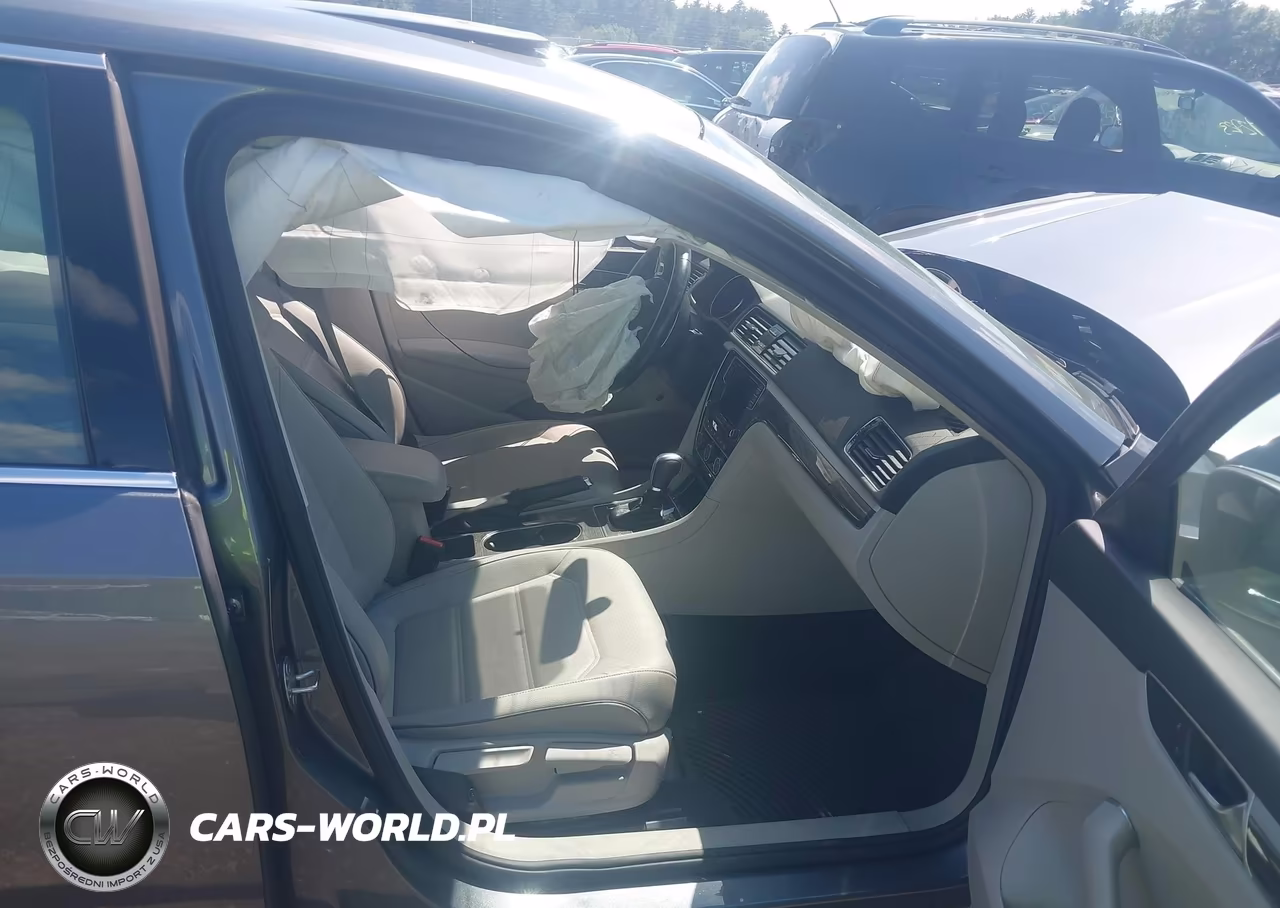 2018 Volkswagen Passat 2.0T Se VIN:1VWBA7A3XJC013116 - 5
