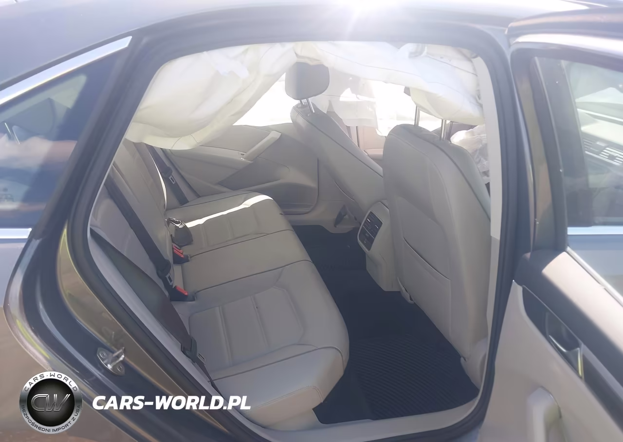 2018 Volkswagen Passat 2.0T Se VIN:1VWBA7A3XJC013116 - 8