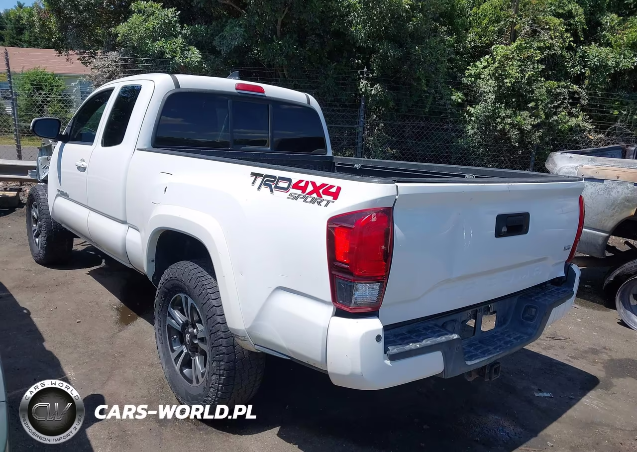 2018 Toyota Tacoma Trd Sport VIN:5TFSZ5AN9JX150154 - 3