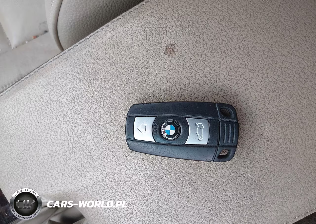 2011 BMW 328I xDrive VIN:WBAPK5C57BA658244 - 11