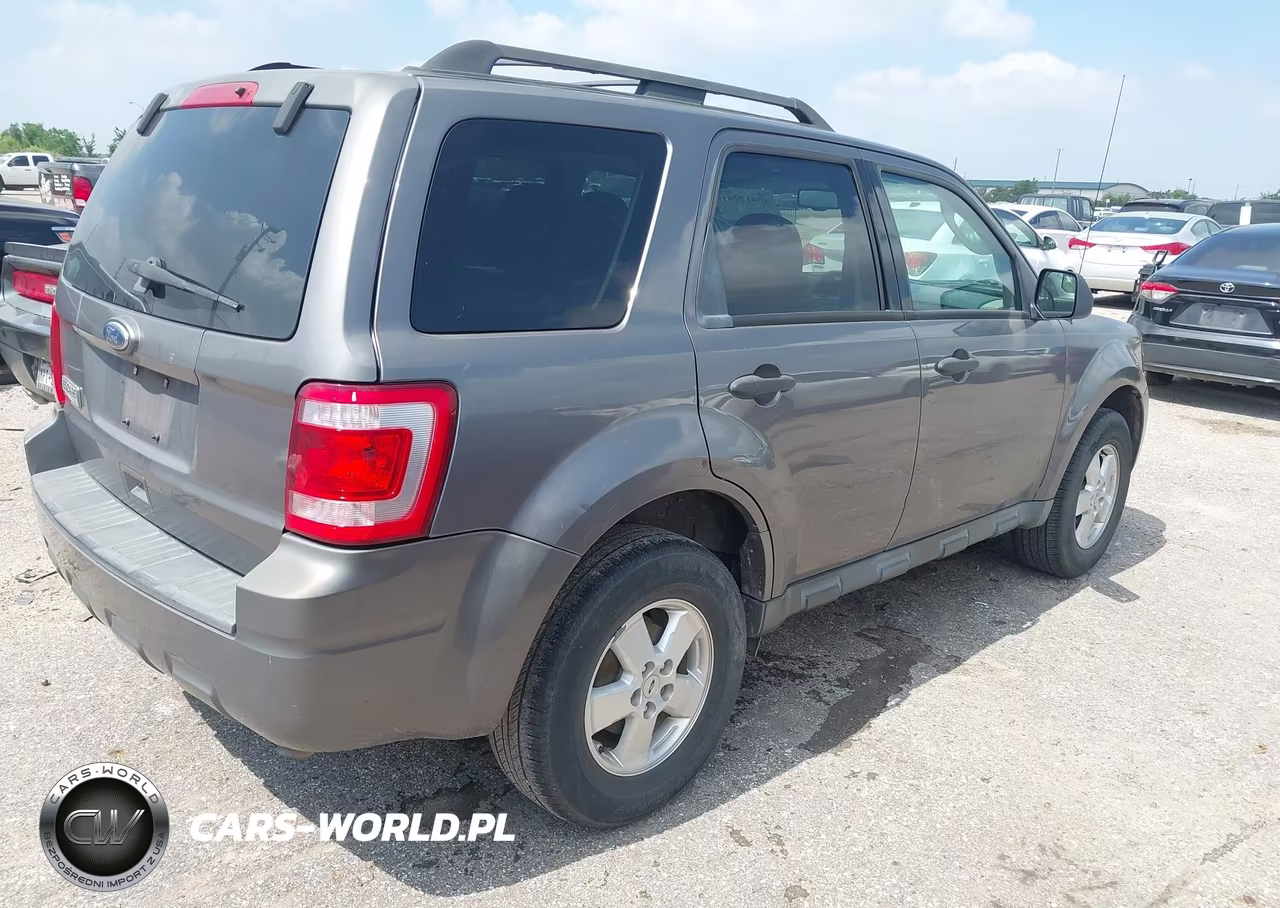 2011 Ford Escape Xlt VIN:1FMCU0D78BKA27152 - 4