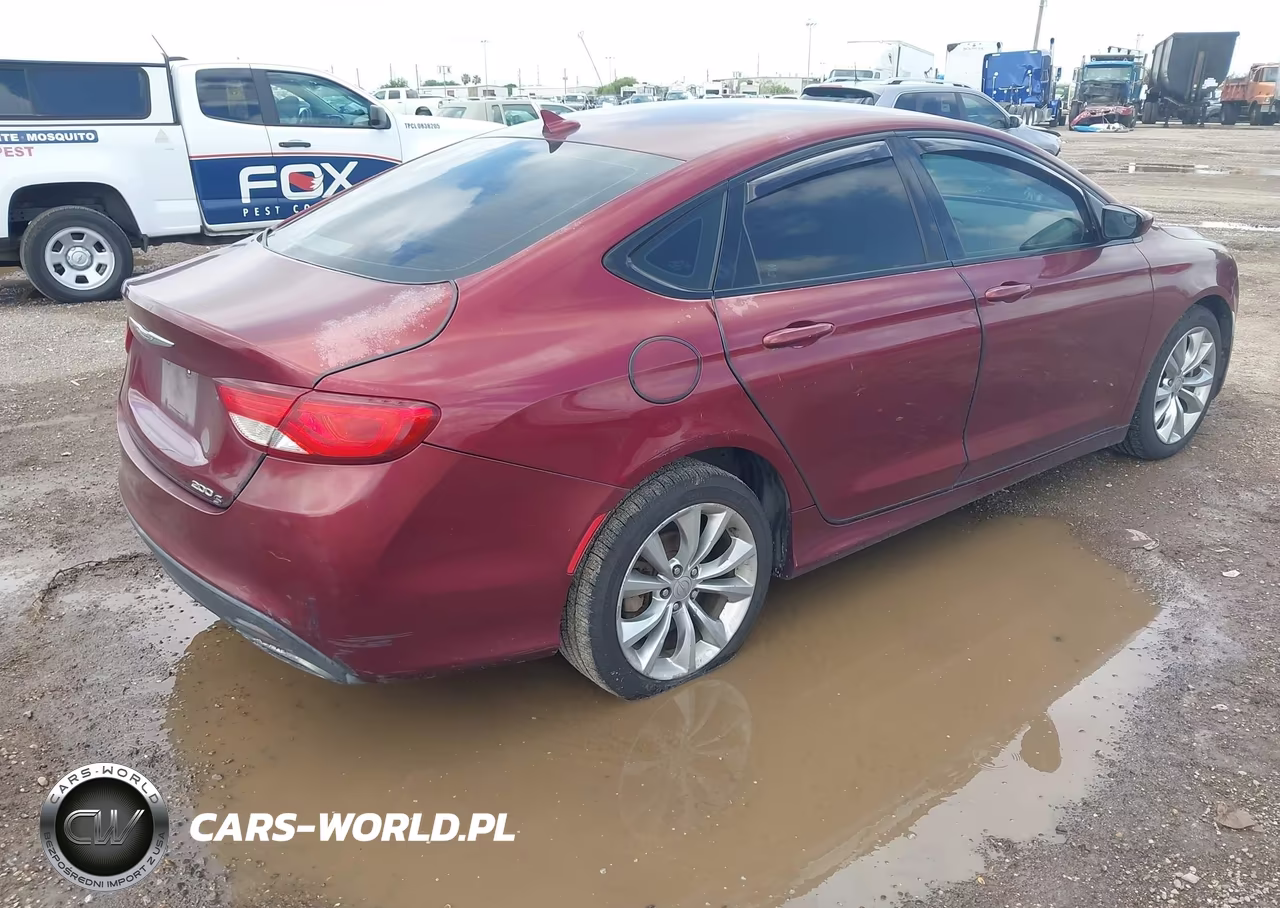 2015 Chrysler 200 S VIN:1C3CCCBB8FN654054 - 4