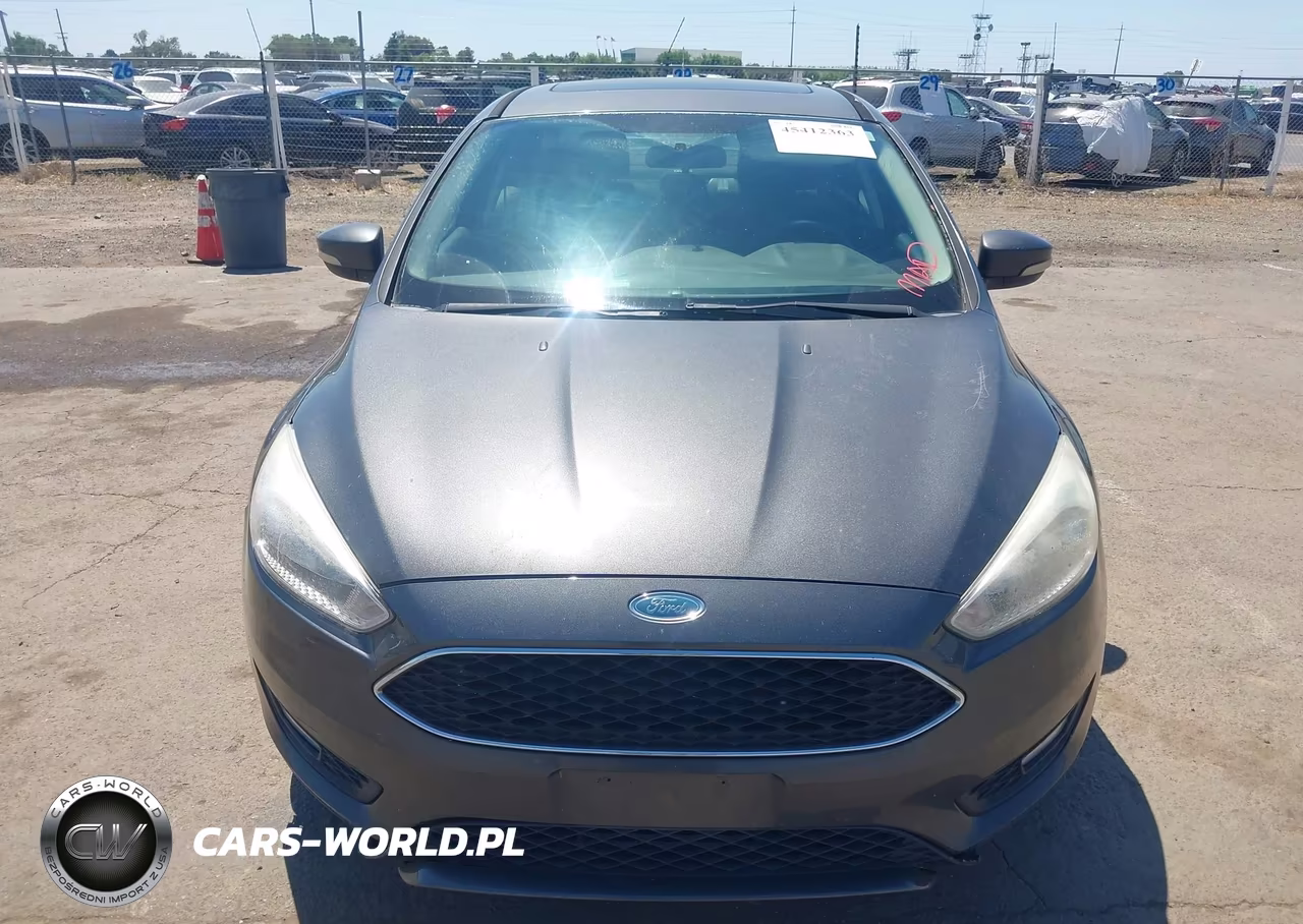2016 Ford Focus Se VIN:1FADP3F2XGL203550 - 6
