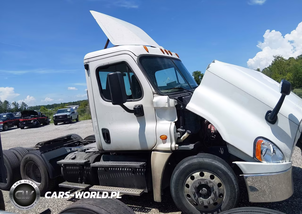 2015 Freightliner Cascadia 125 VIN:3AKJGEBG7FDGL0696 - 13