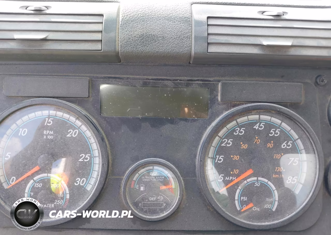 2015 Freightliner Cascadia 125 VIN:3AKJGEBG7FDGL0696 - 5