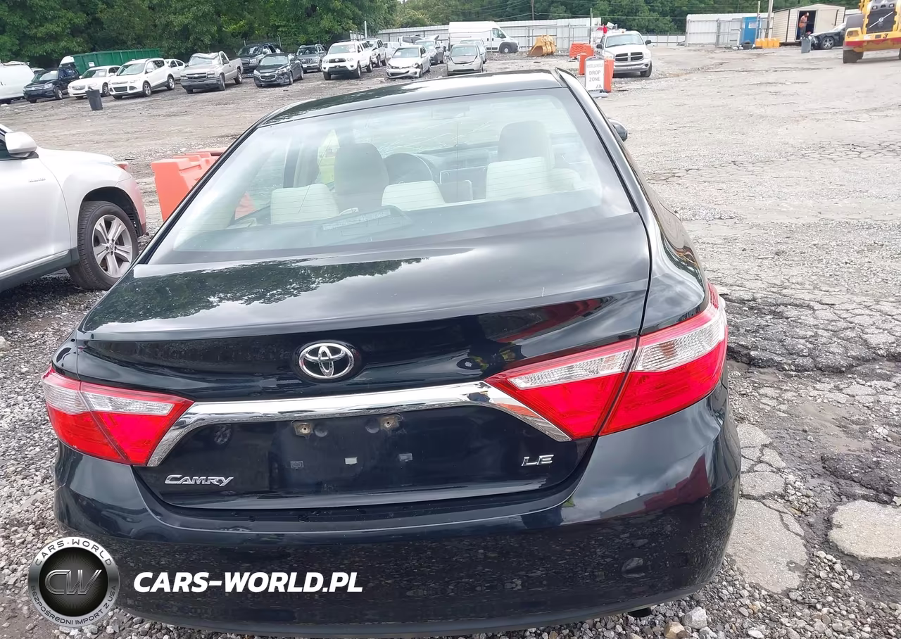 2017 Toyota Camry Le VIN:4T1BF1FK0HU288902 - 16