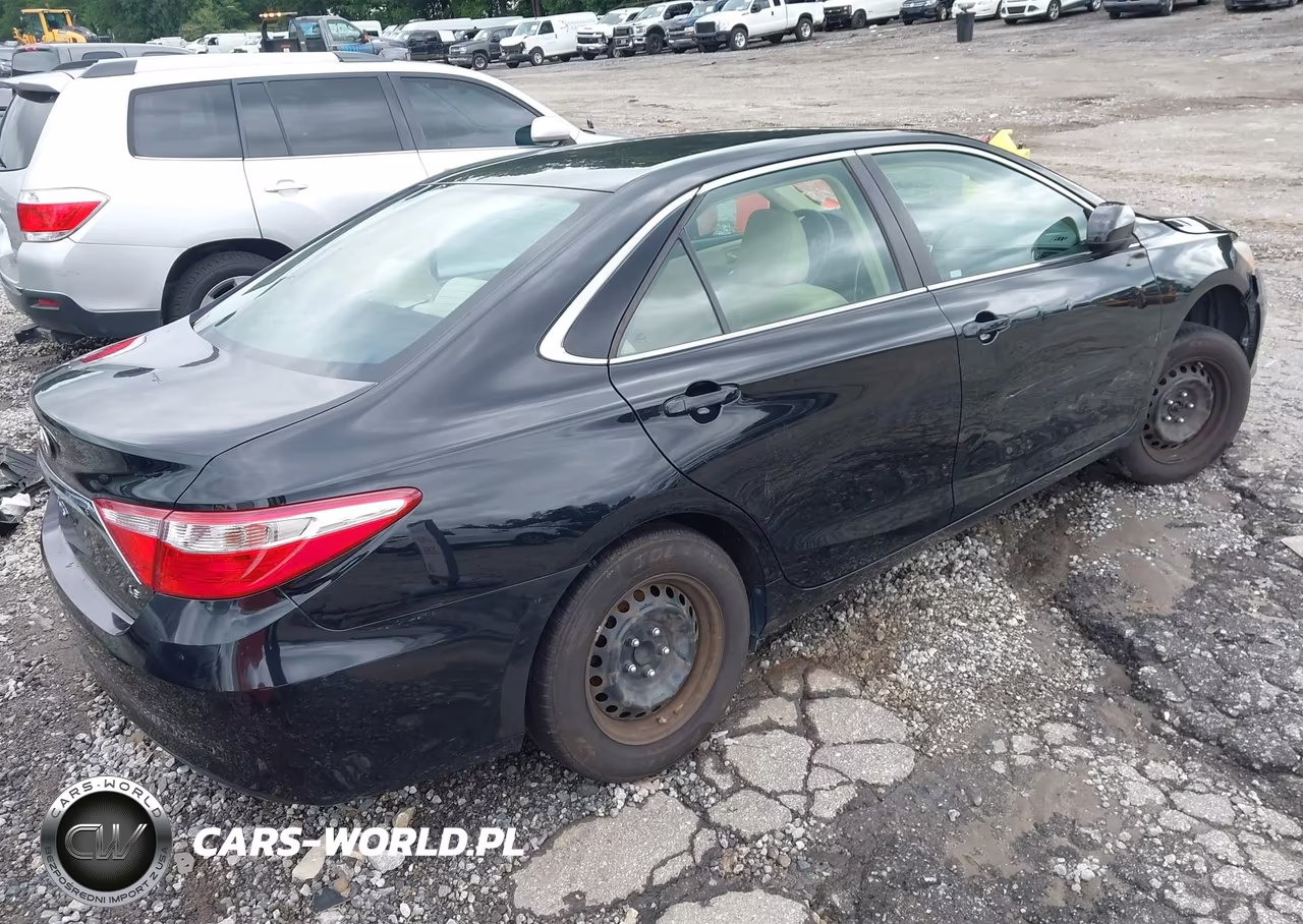 2017 Toyota Camry Le VIN:4T1BF1FK0HU288902 - 4