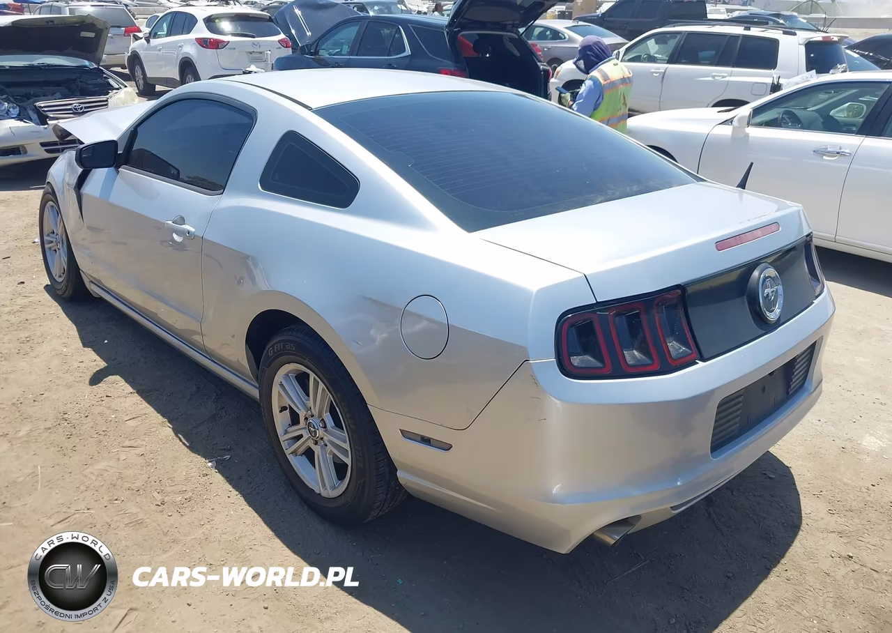 2014 Ford Mustang V6 VIN:1ZVBP8AM4E5211407 - 3