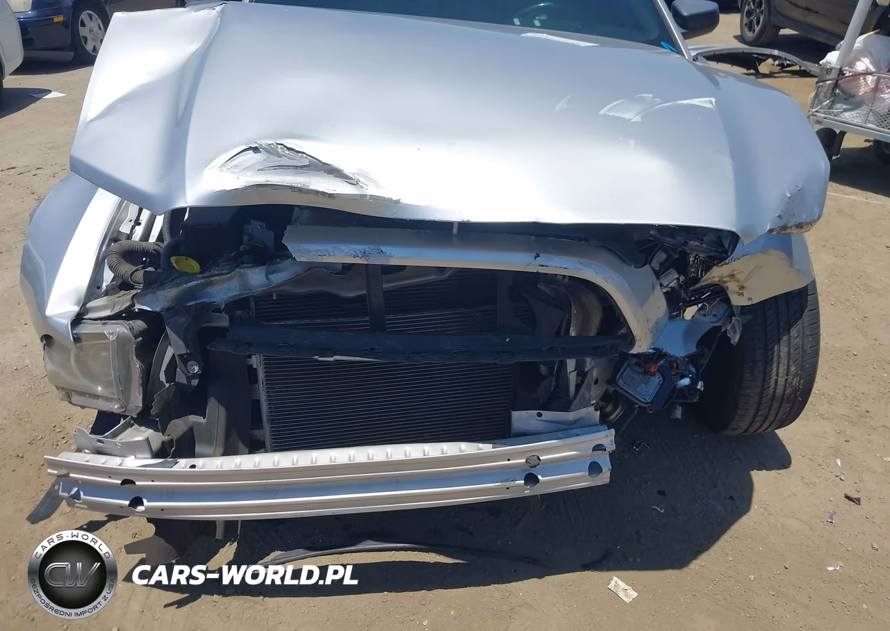 2014 Ford Mustang V6 VIN:1ZVBP8AM4E5211407 - 6