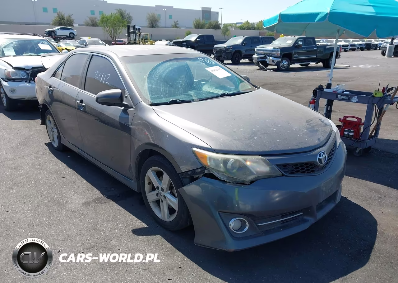 2013 Toyota Camry Se – zdjęcie 1 z 19