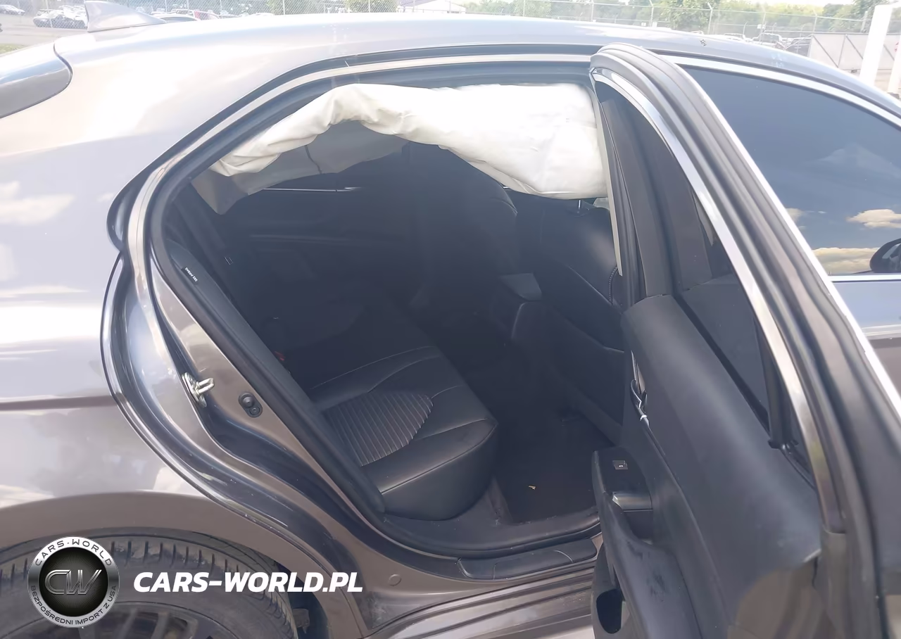 2020 Toyota Camry Se VIN:4T1G11AK4LU504707 - 8