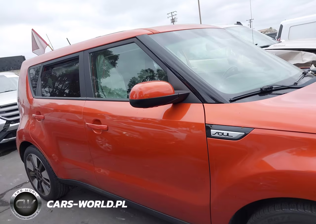 2018 Kia Soul + VIN:KNDJP3A53J7555772 - 13
