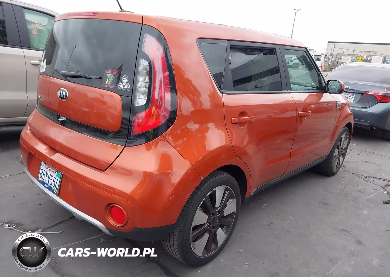 2018 Kia Soul + VIN:KNDJP3A53J7555772 - 4