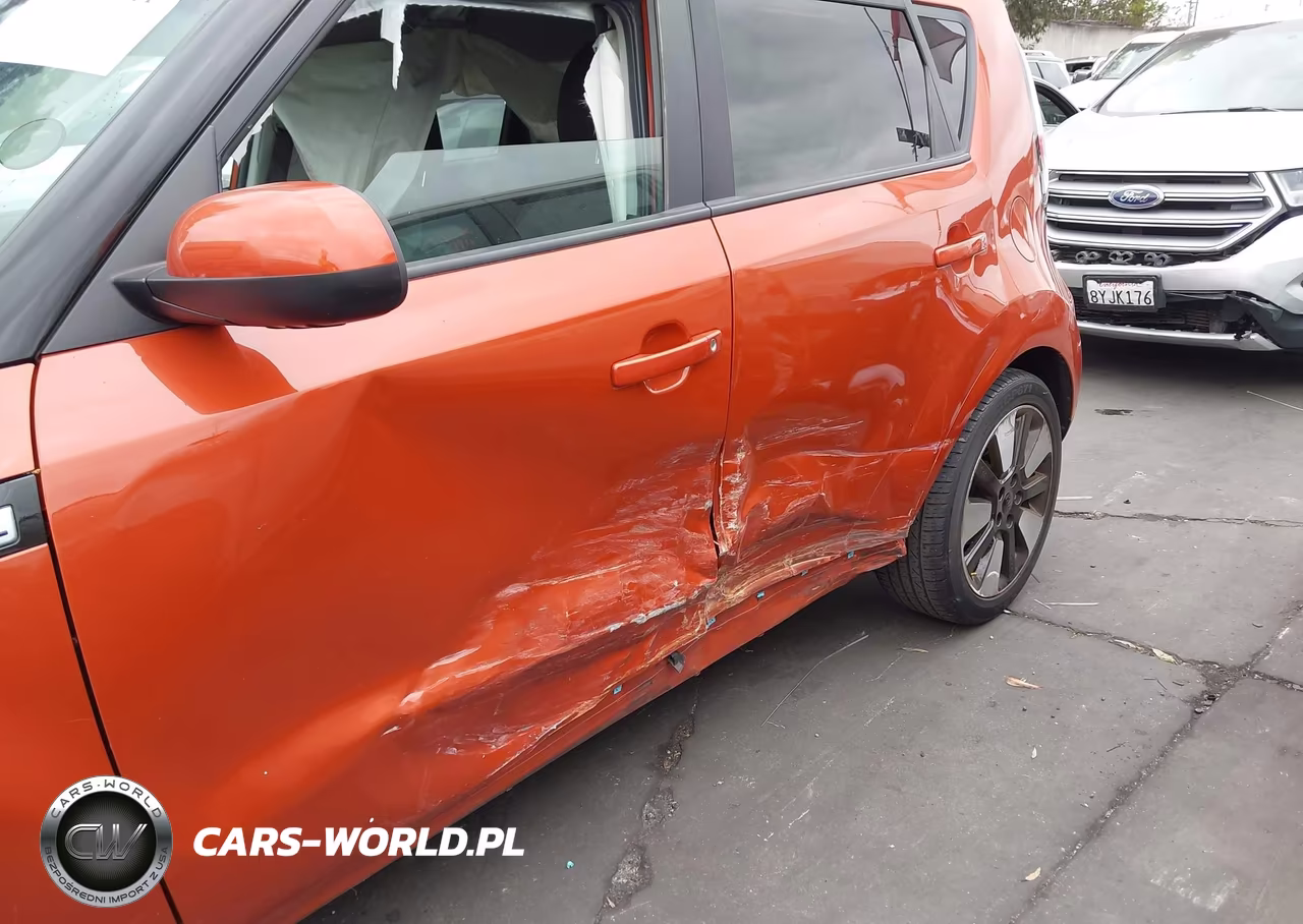 2018 Kia Soul + VIN:KNDJP3A53J7555772 - 6