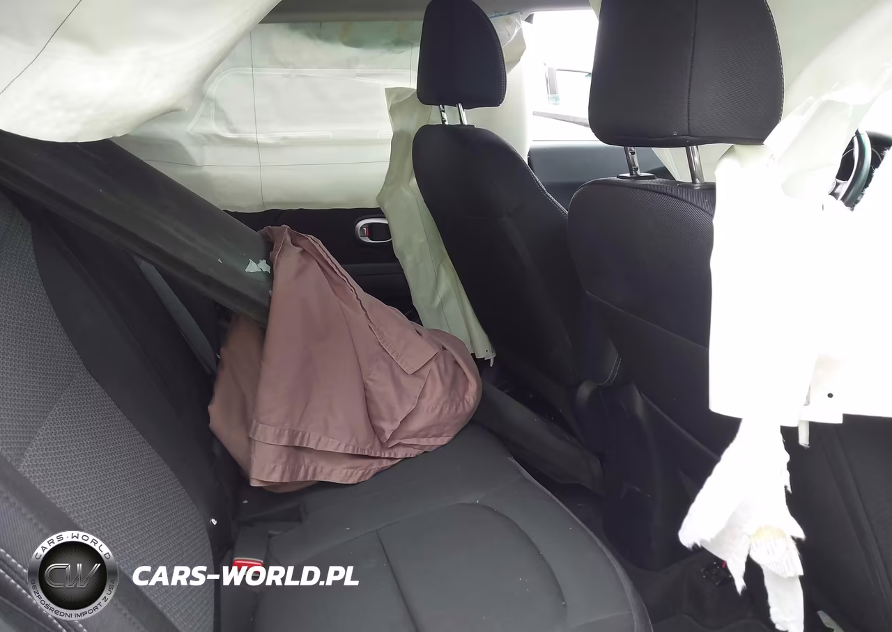 2018 Kia Soul + VIN:KNDJP3A53J7555772 - 8
