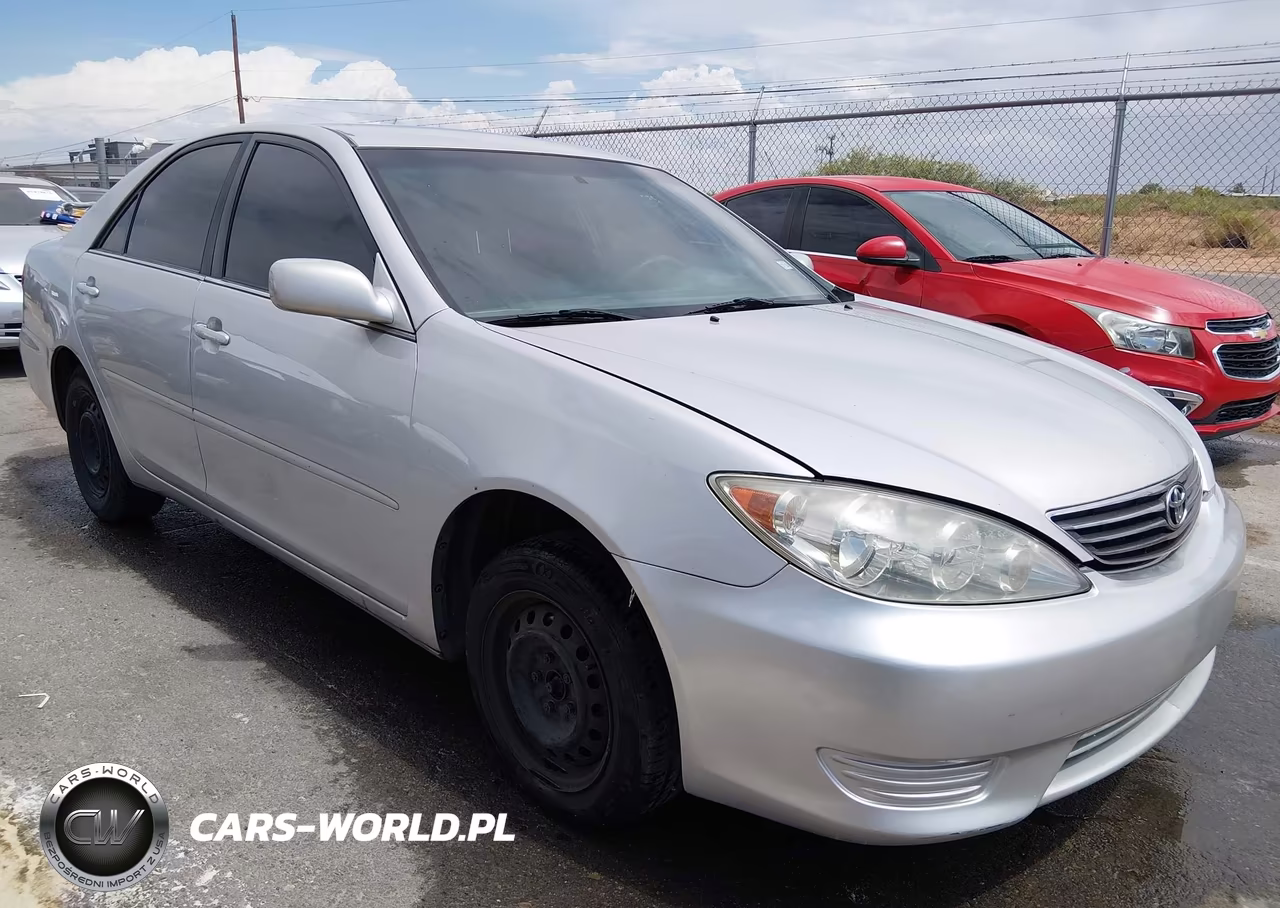 2005 Toyota Camry Le – zdjęcie 1 z 11