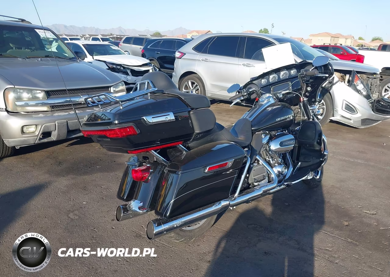 2017 Harley-Davidson Flhtk Ultra Limited VIN:1HD1KED13HB613114 - 4
