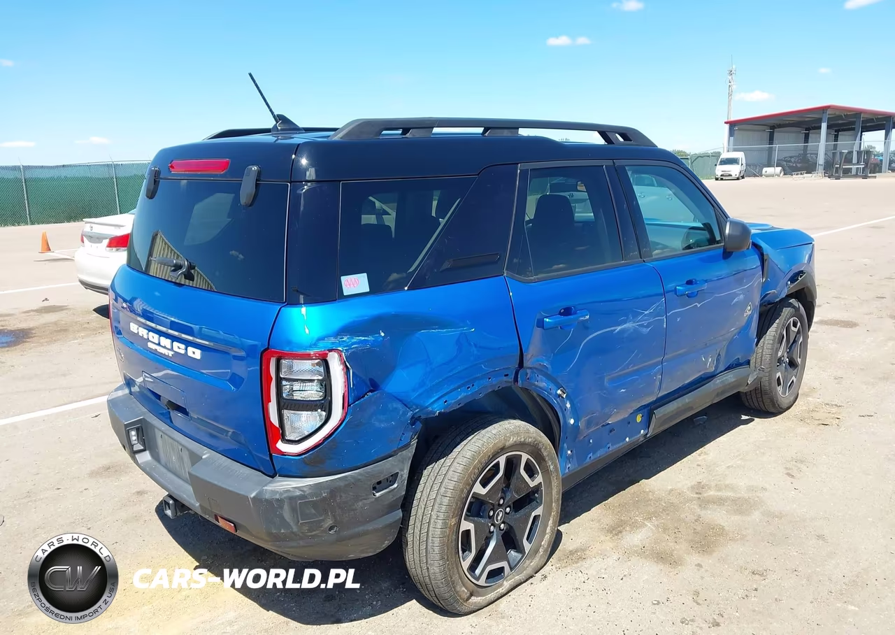 2022 Ford Bronco Sport Outer Banks VIN:3FMCR9C66NRE24938 - 4