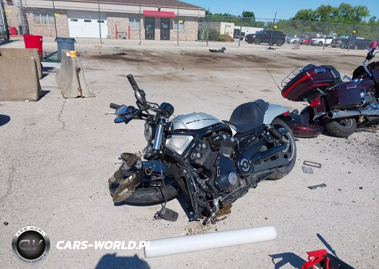 2011 Harley-Davidson Vrscdx VIN:1HD1HHH10BC800774 - 2