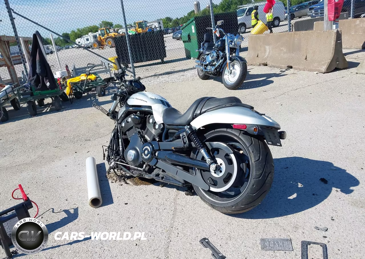 2011 Harley-Davidson Vrscdx VIN:1HD1HHH10BC800774 - 3
